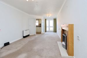 LIVING ROOM- click for photo gallery